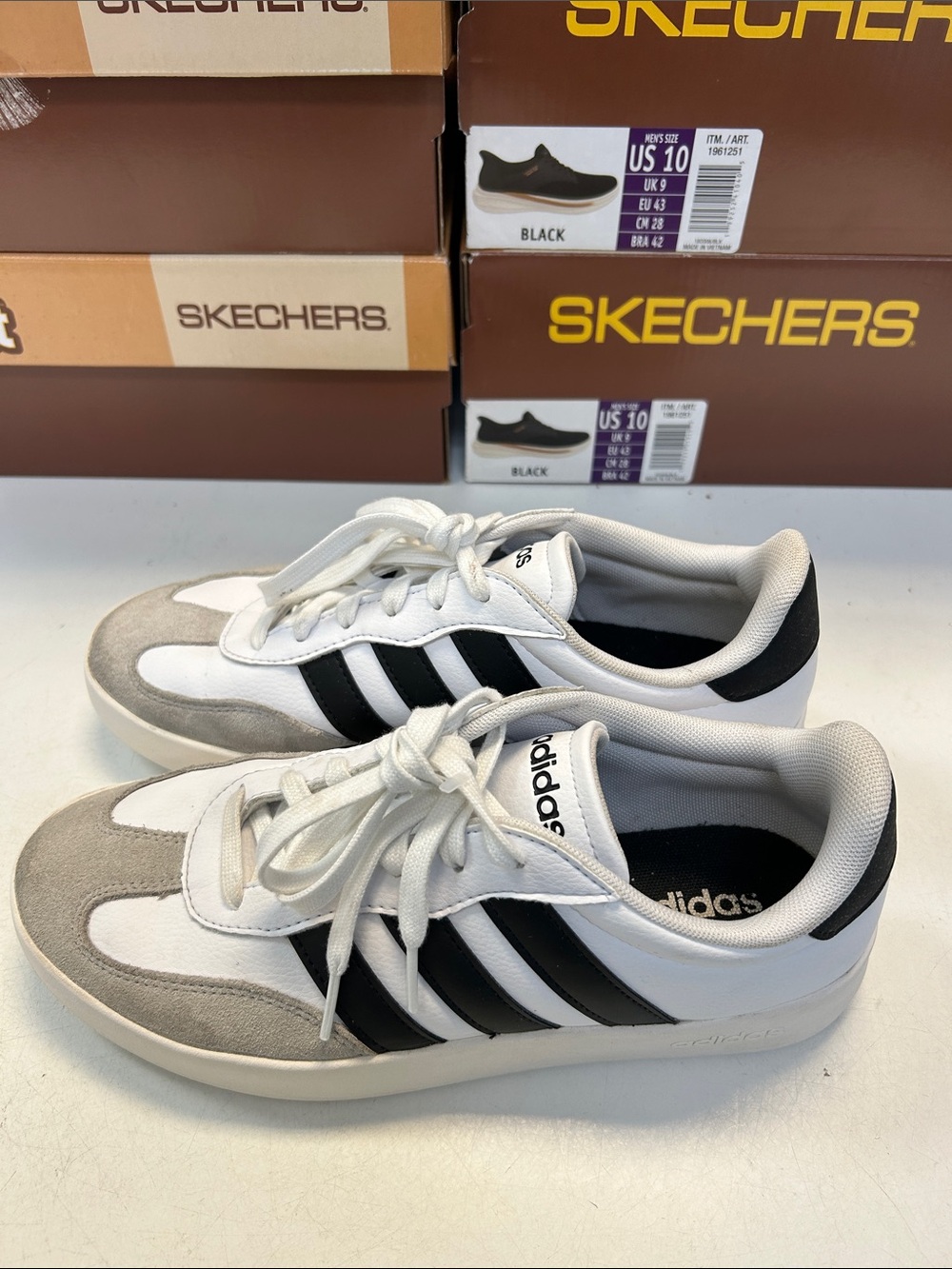 adidas Men’s Size 9 White, Black & Gray Men's Low-Top Sneakers 0537